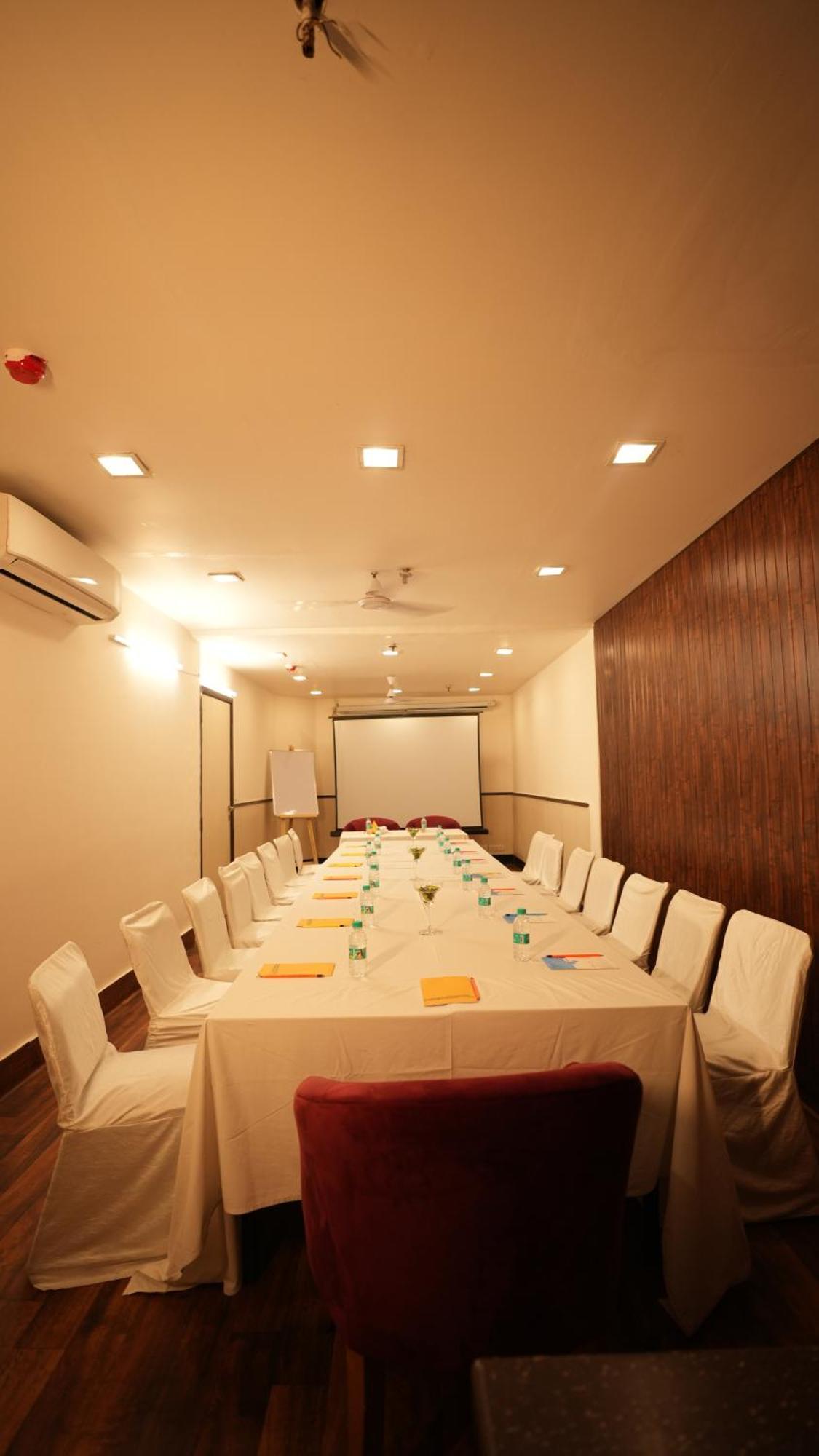 Hotel Africa Avenue - Greater Kailash 1 New Delhi Exterior photo