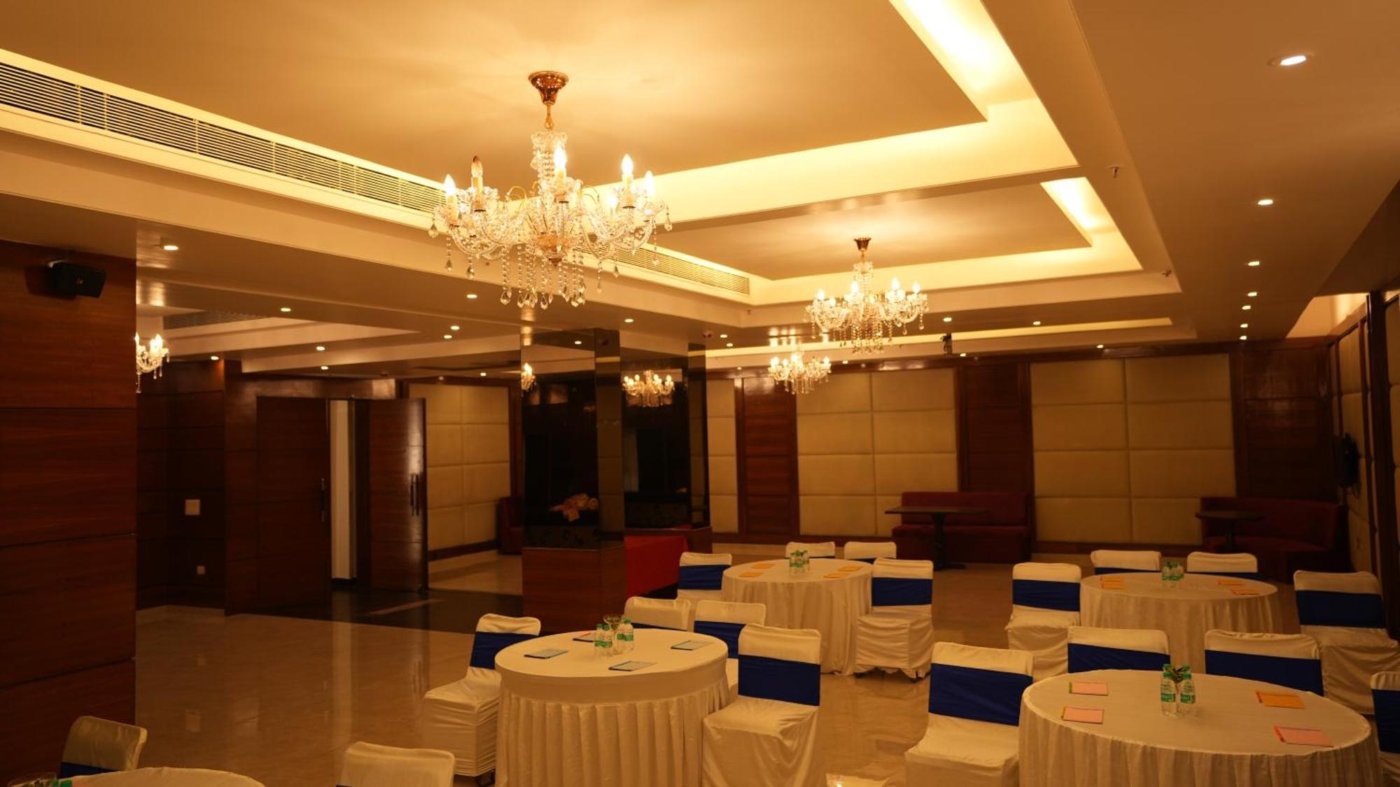 Hotel Africa Avenue - Greater Kailash 1 New Delhi Exterior photo